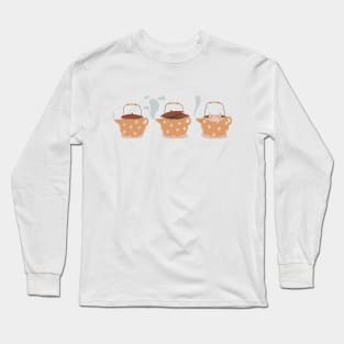 Cat bathing in a teapot Long Sleeve T-Shirt